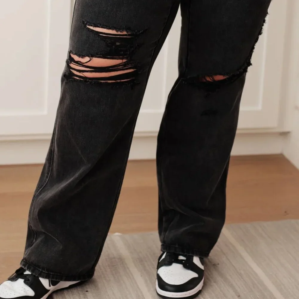 SUSANNAH HIGH RISE RIGID MAGIC 90'S DISTRESSED STRAIGHT JEANS IN BLACK - Picture 5 of 7